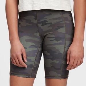 NWOT GapFit Teen Recycled Biker Shorts - Camo